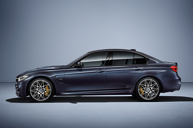 BMW M3 30 Jahre side