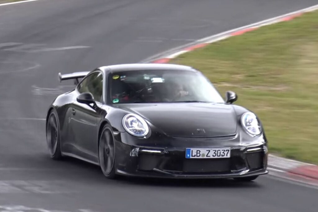 Porsche 991.2 GT3 revives manual gearbox