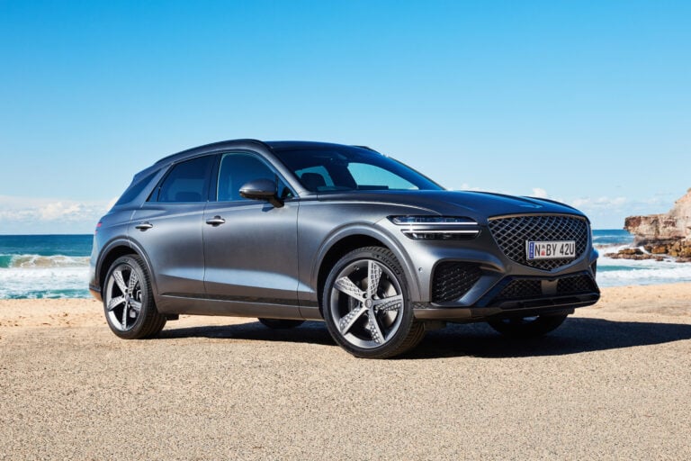 2022 GV70