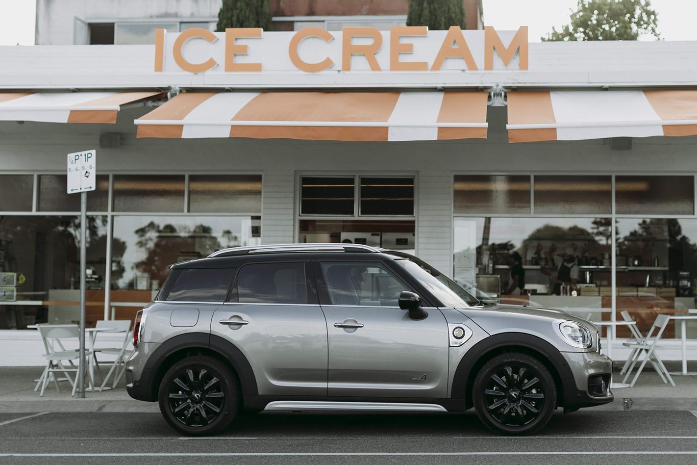 2019 Mini Countryman PHEV side exterior