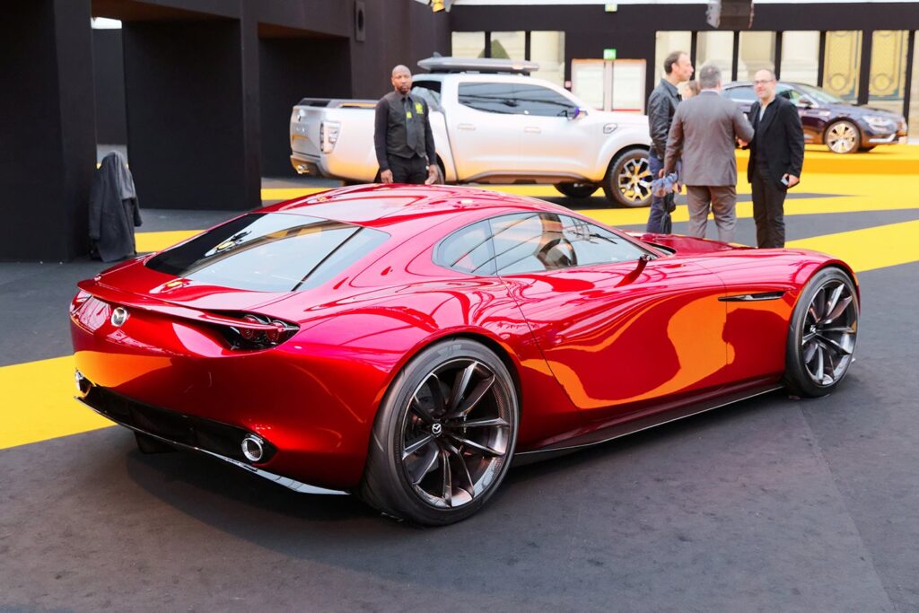 Festival_automobile_international_2016_ _Mazda_RX Vision_ _003