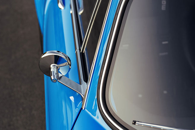 Volvo P1800 Cyan restomod mirror