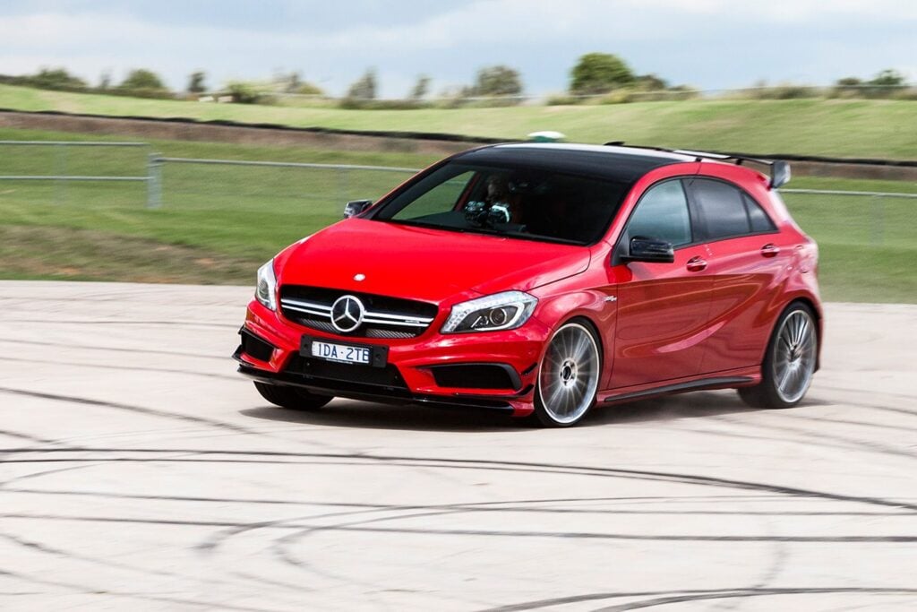 MOTOR Tyre Test 2015: Figure Eight