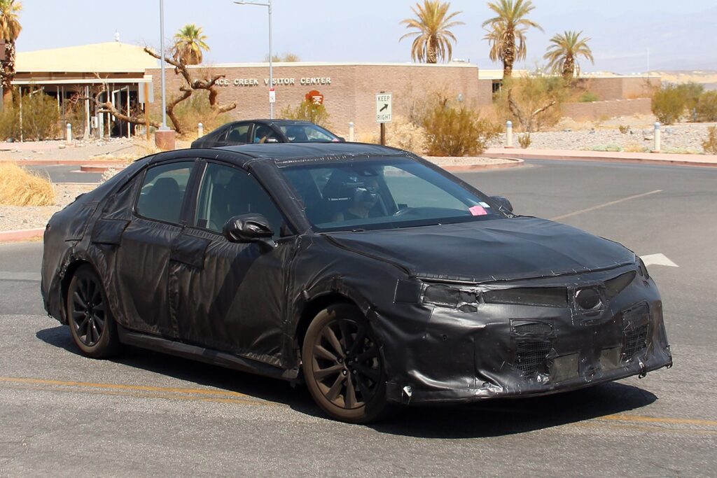 2018 Toyota Camry spy pic