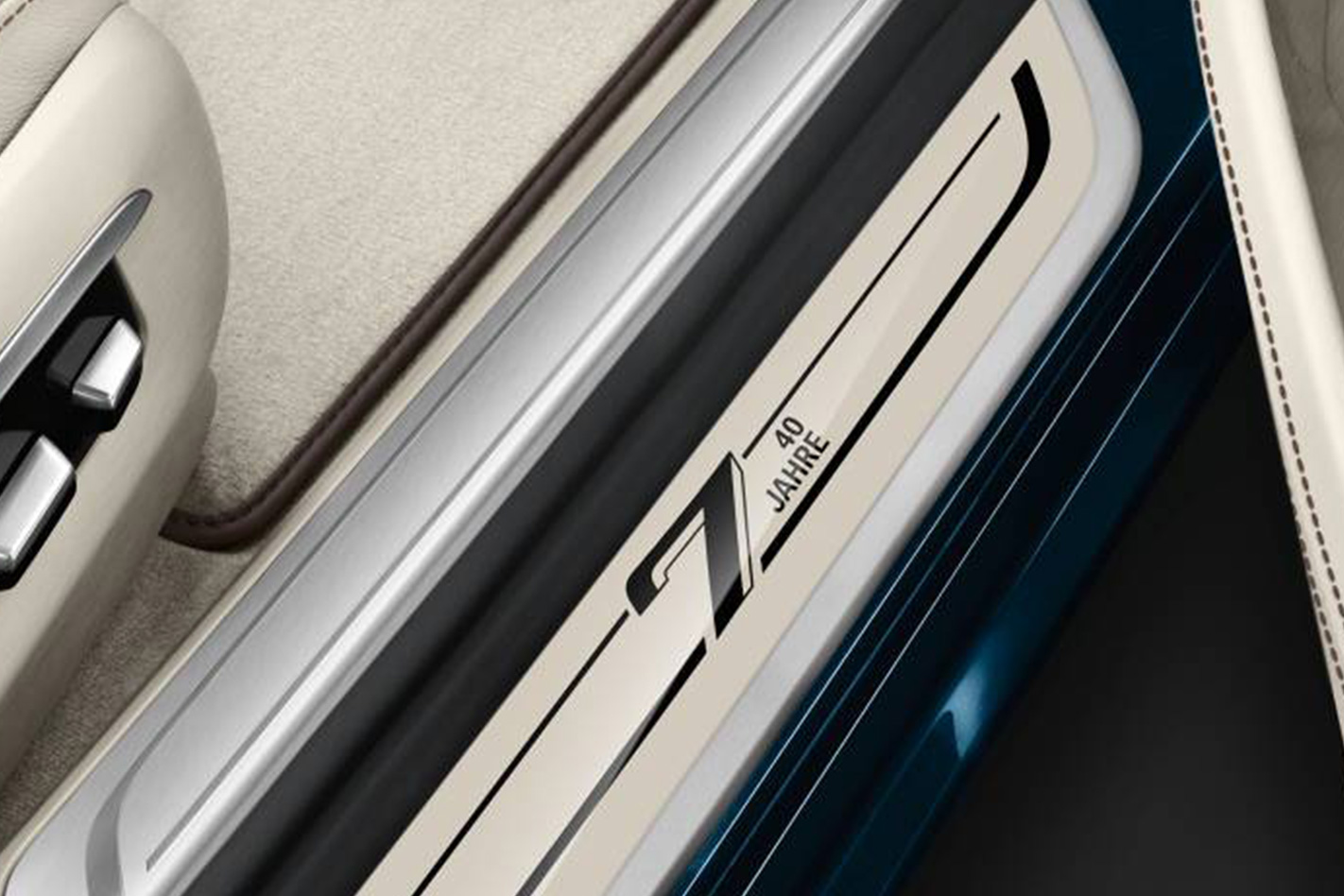 BMW 7 Series 40 Jahre door frame