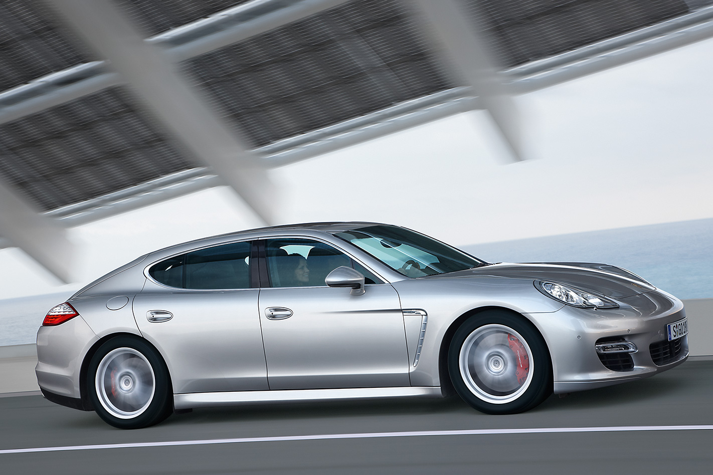 2010 Porsche Panamera Turbo driving