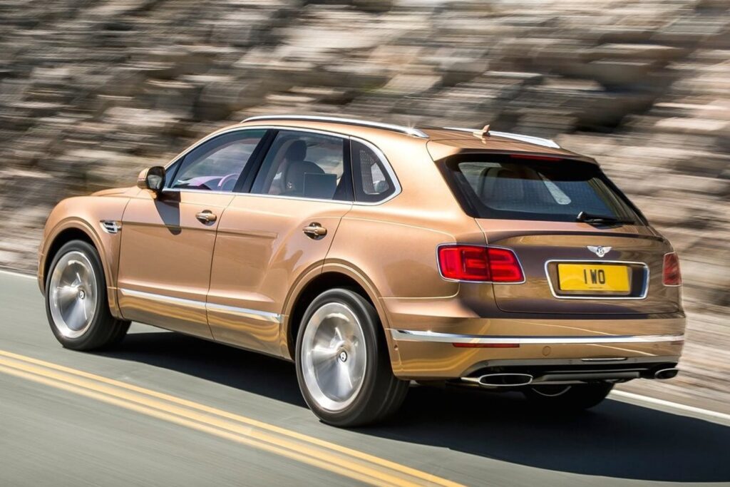 Bentley Bentayga revealed