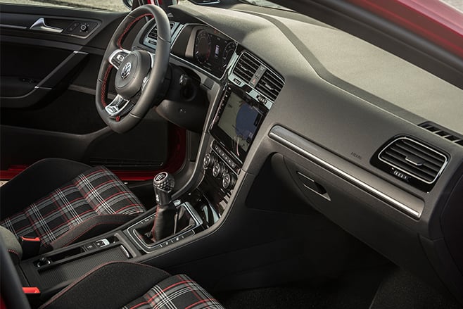 Volkswagen Golf GTI 7.5 interior