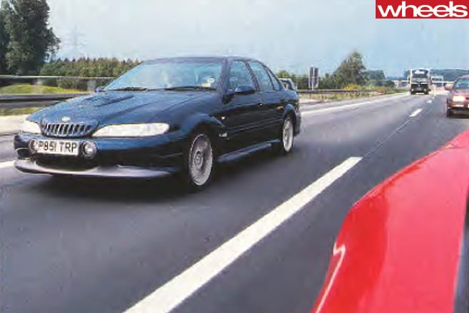 Ford -Falcon -GT-side -front -freeway
