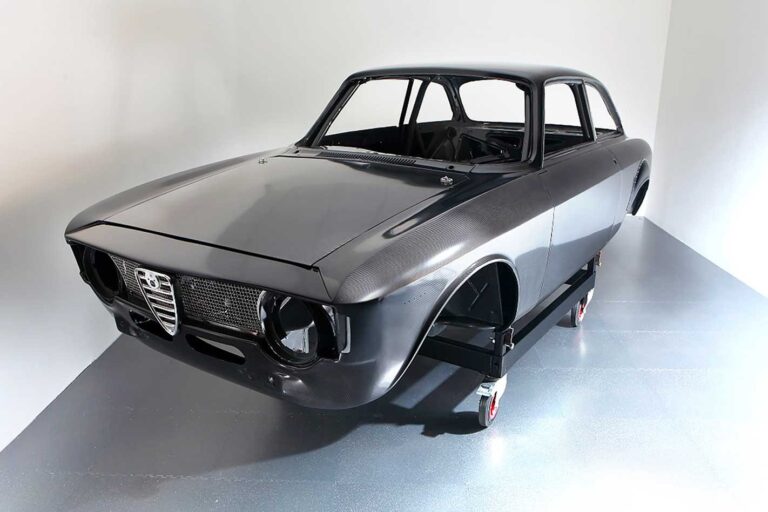 Alfaholics reveals GTA-R carbon-fibre body conversion