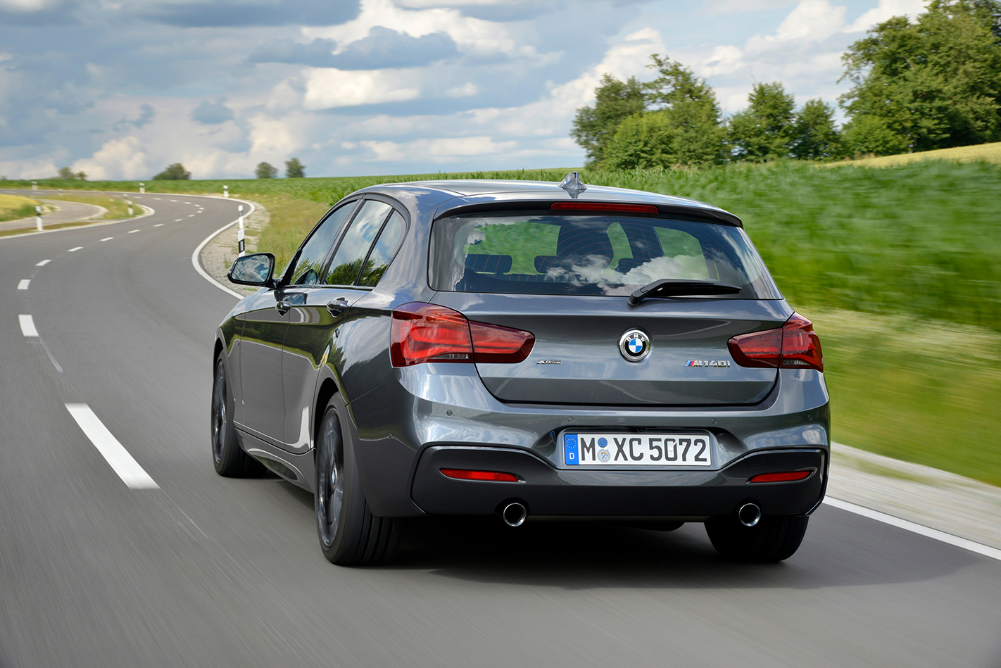 BMW M140i