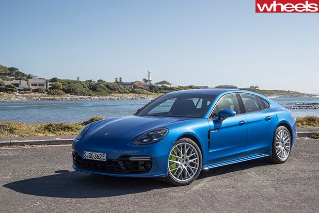 Porsche -Panamera -4-plug -in -hybrid -front -side