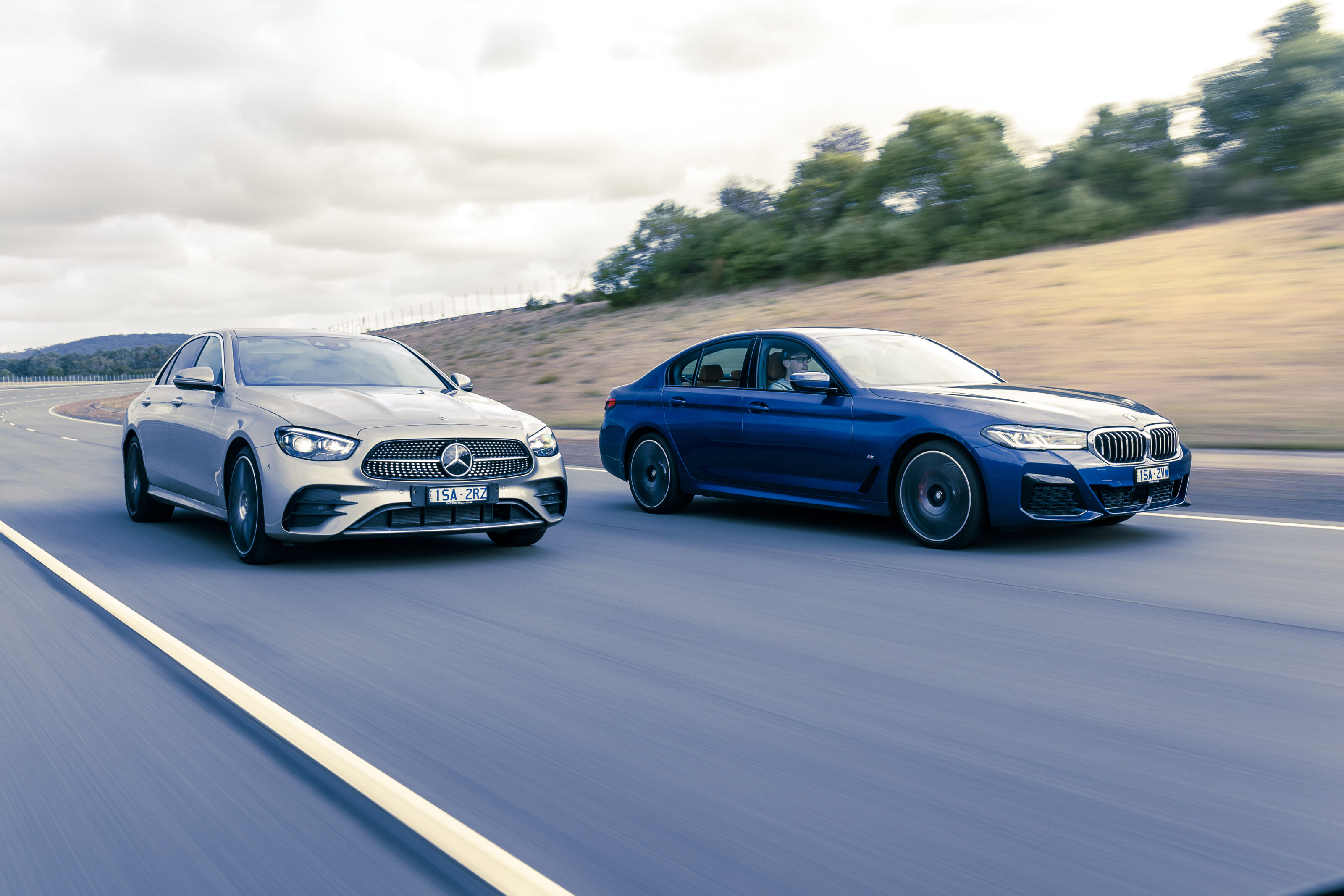 2021 BMW 530i vs Mercedes-Benz E300 comparison review