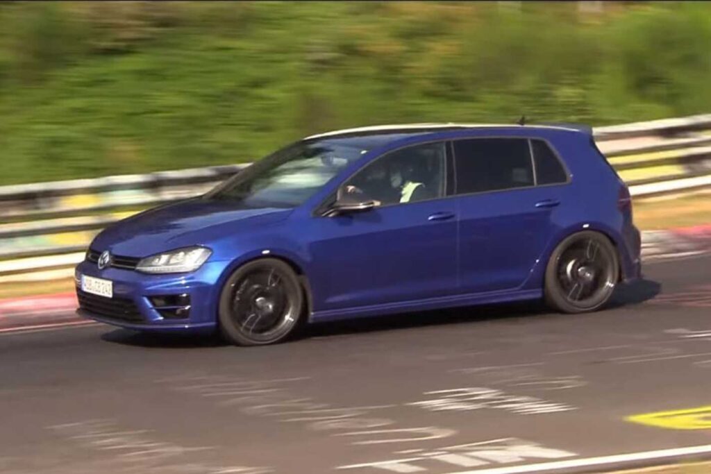 Volkswagen testing 5-cylinder Golf R