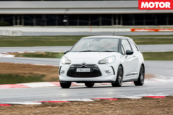 Citroen DS3 driving front