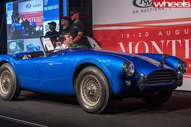 Blue -shelby -cobra -side