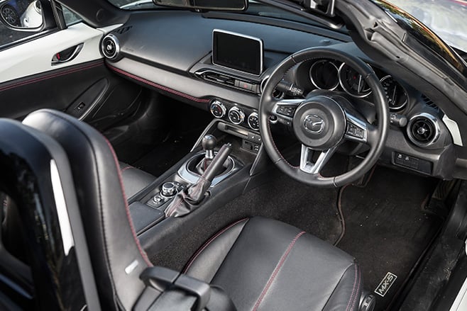 Mazda Mx-5 interior