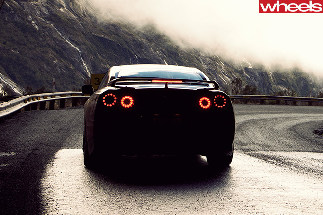 Nissan -GT-R-shakey -isle -new -zealand -rear -tunnel