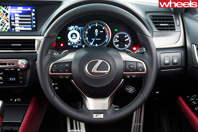 Lexus -gs 200t -interior2
