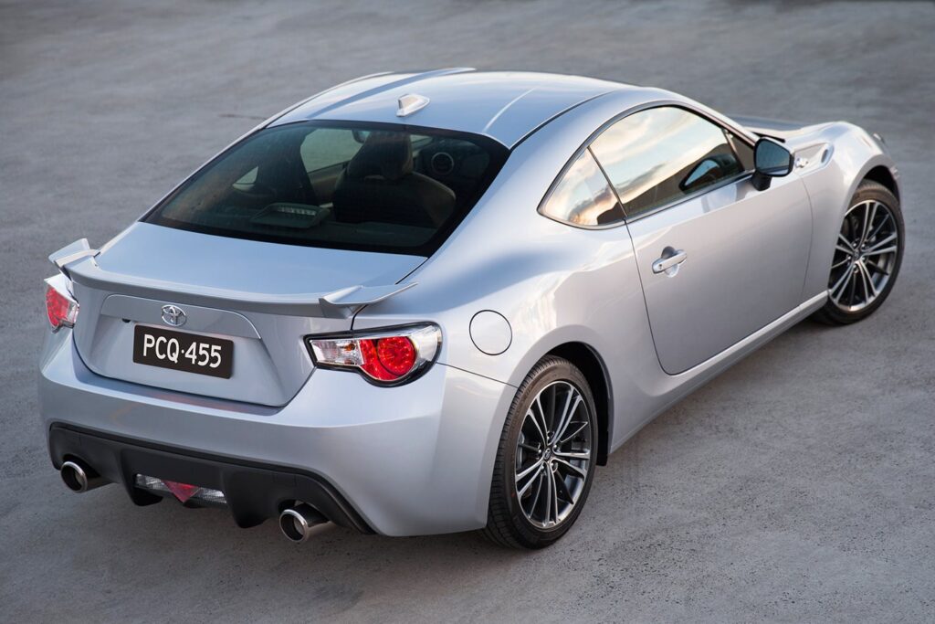 Silver Toyota 86 rear