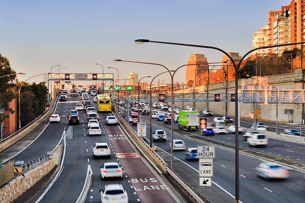 Driving dos and don’ts: Lane etiquette 101