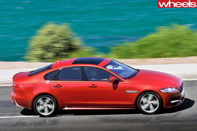 Jaguar -XF-R-Sport -25t -side -driving