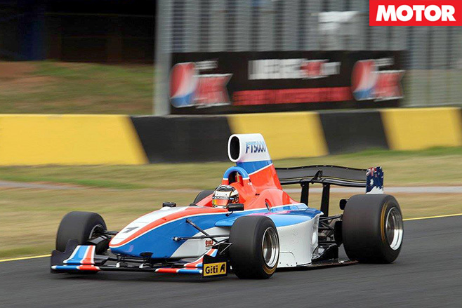 Formula Thunder 5000 in action