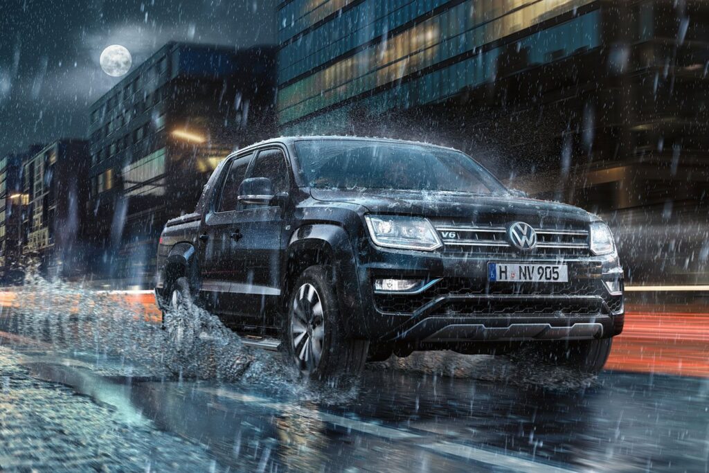2018 Volkswagen Amarok front 34 dynamic 11