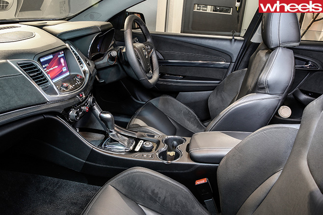 HSV-Clubsport -R8-Tourer -interior