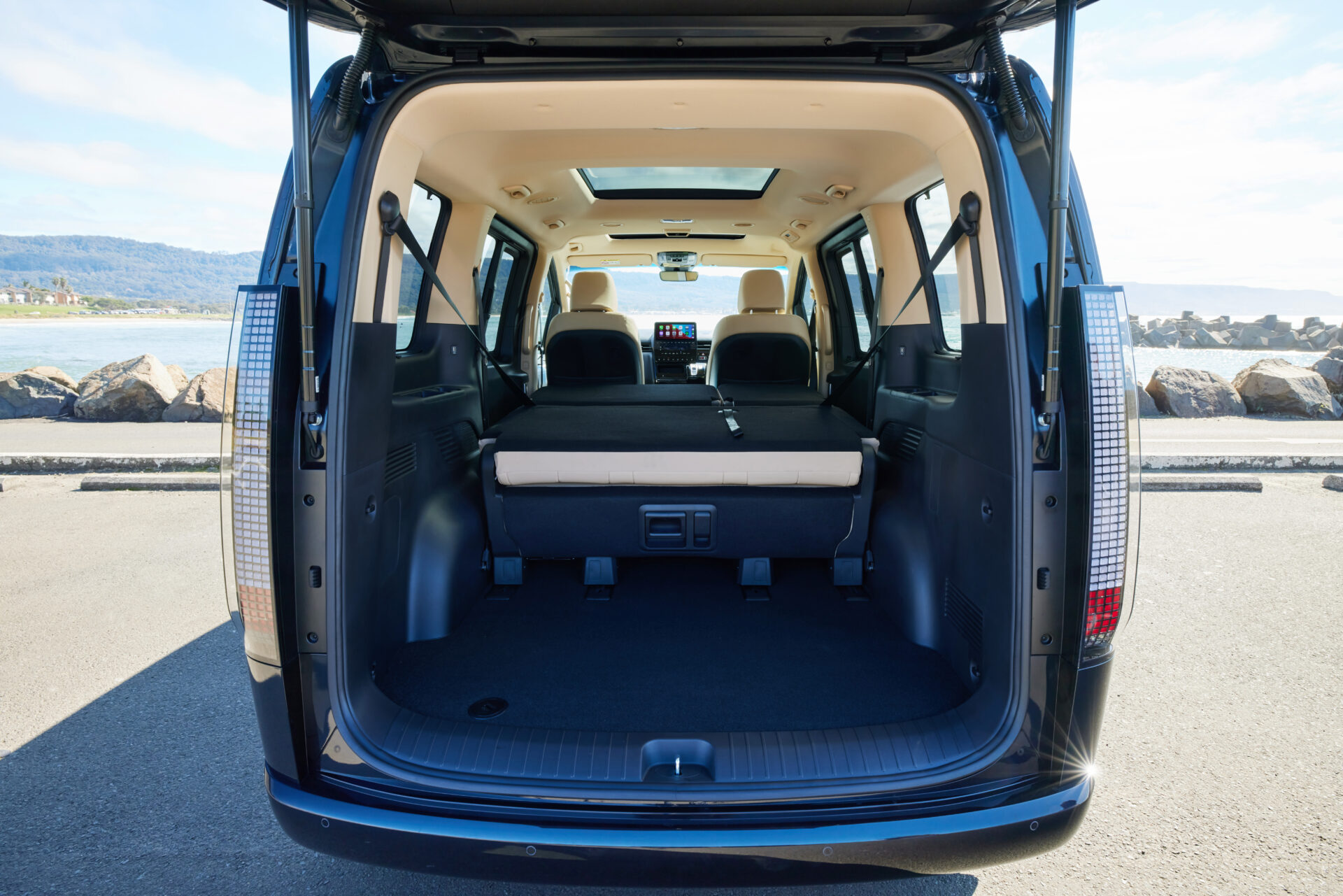 2022 Hyundai Staria review: Highland diesel AWD