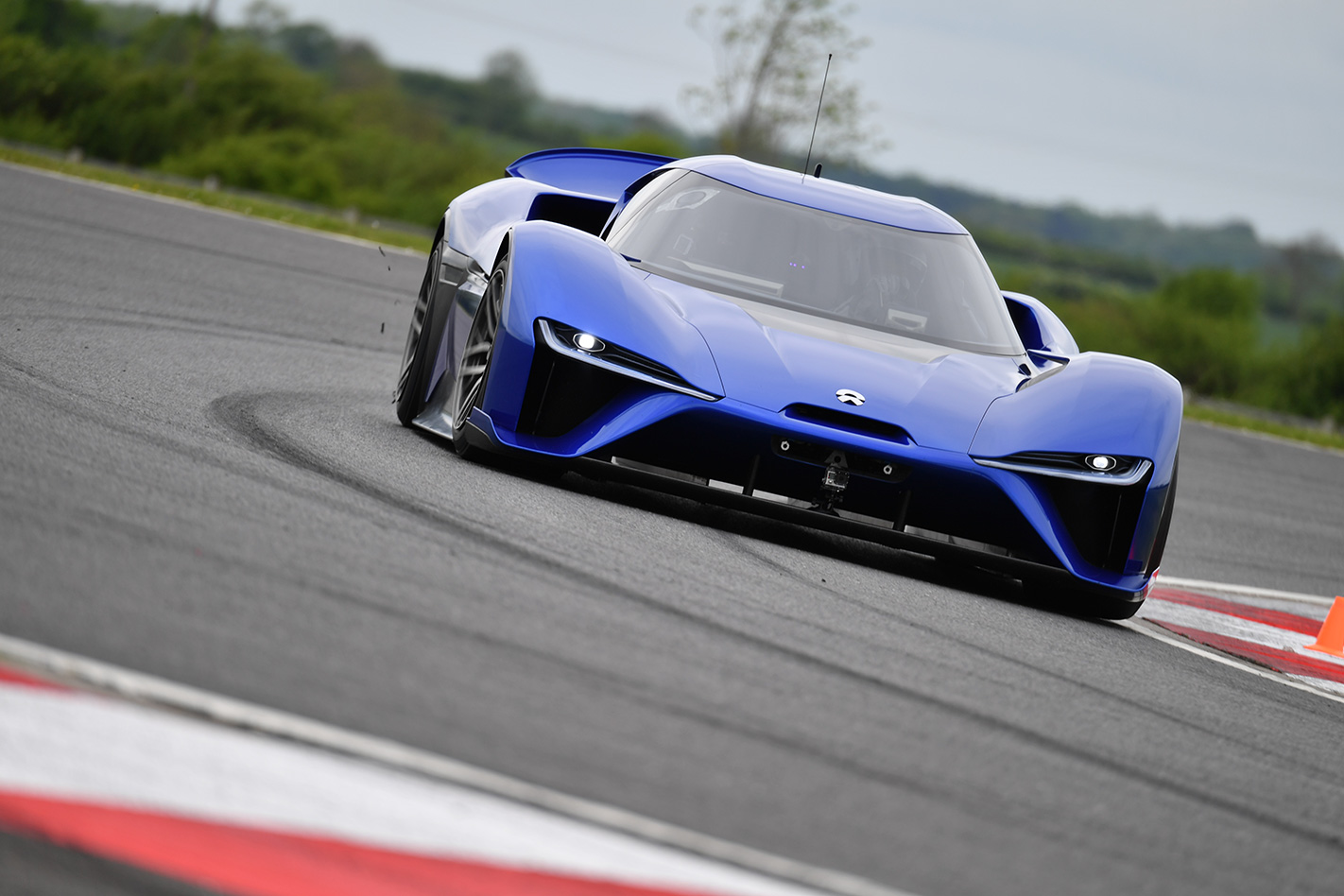 2018 NIO EP9 electric supercar driving.jpg