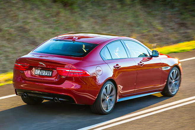Jaguar XE S 3