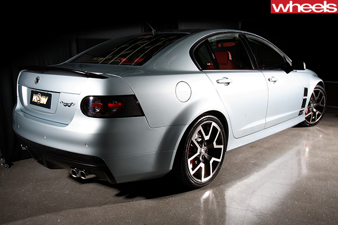 2008-HSV-W427-taillights