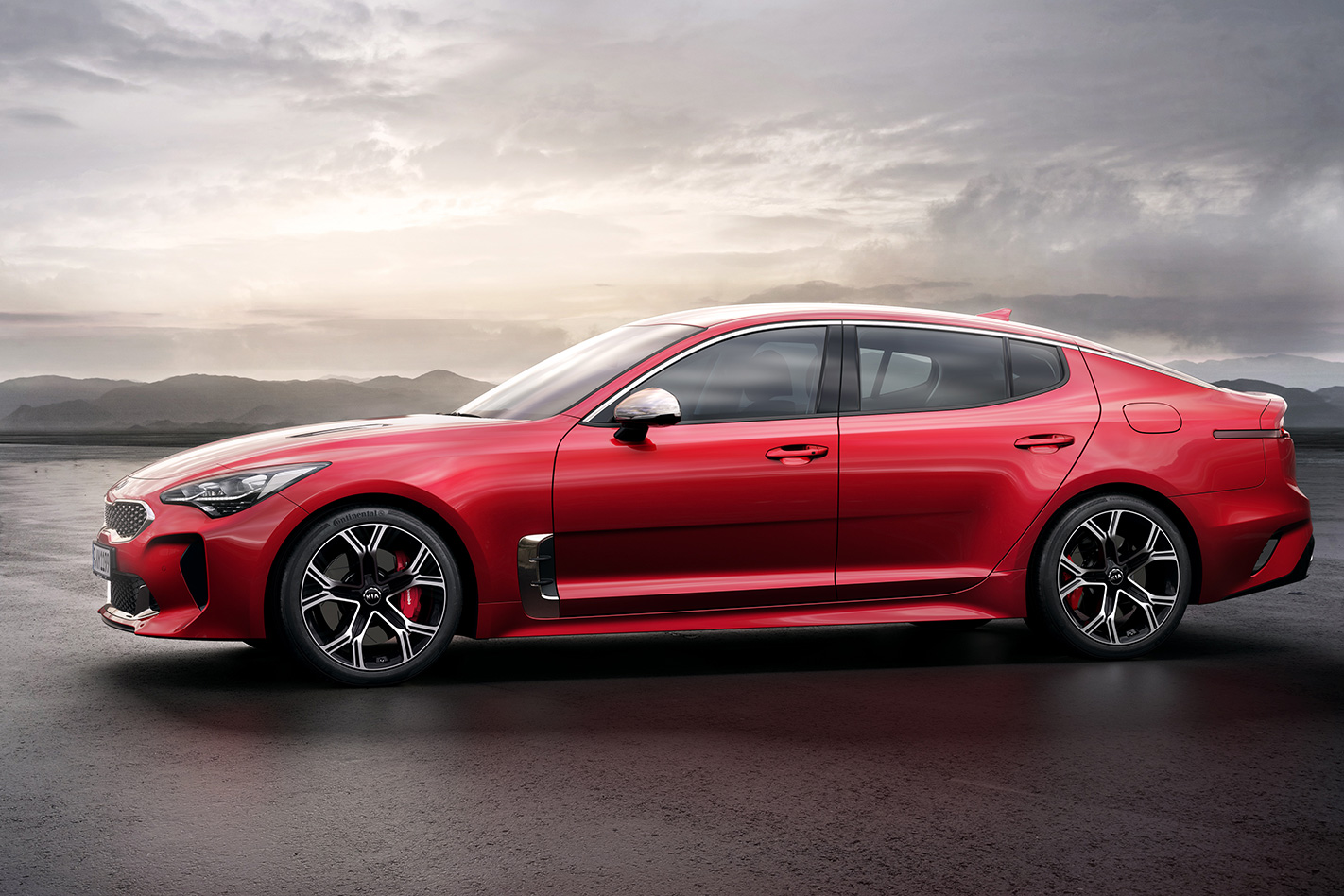 2018 Kia Stinger side