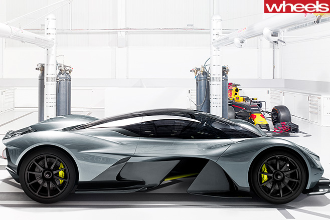 AM-Rb -001-hypercar -side