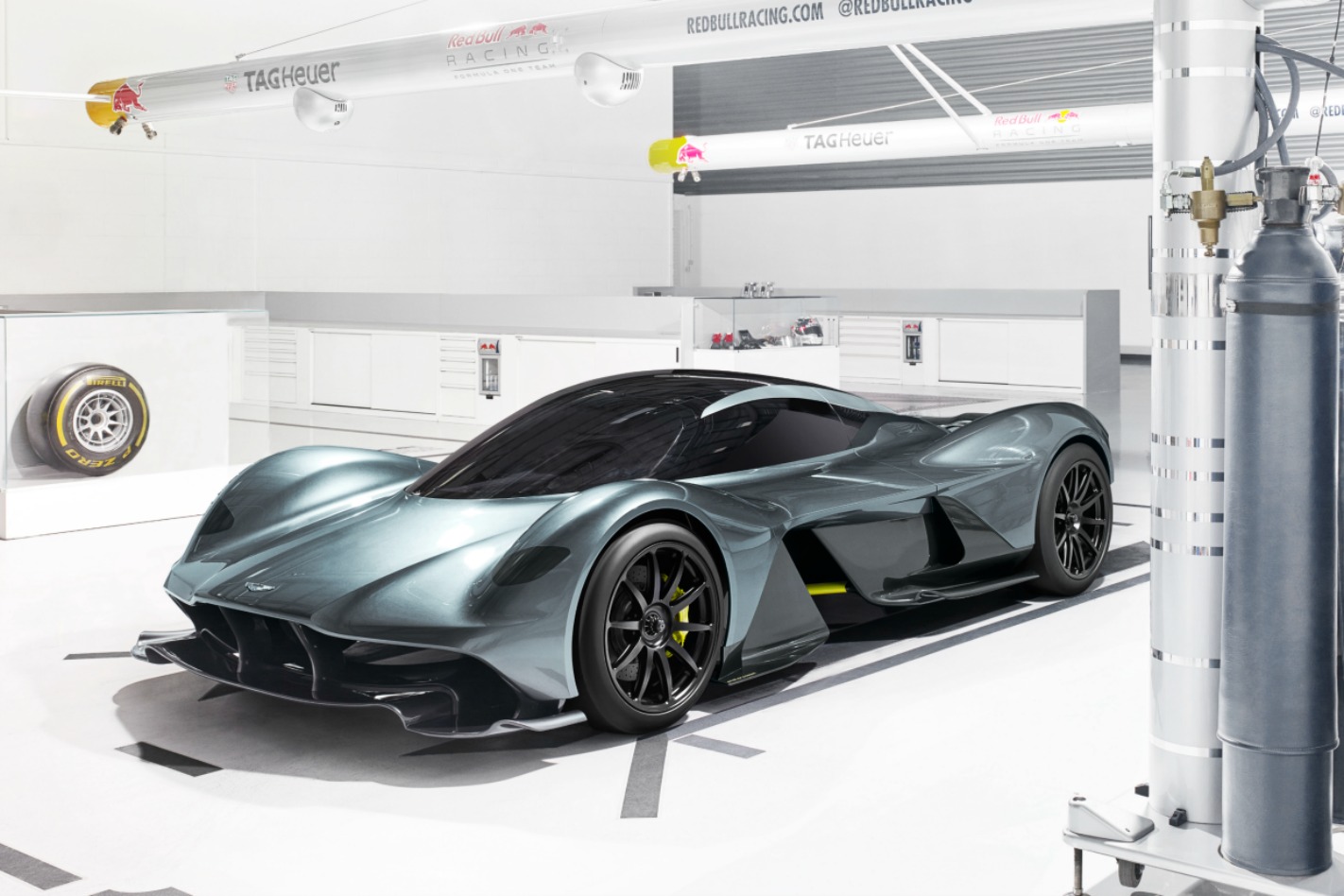 Aston Martin AM-RB 001 Front Quarter