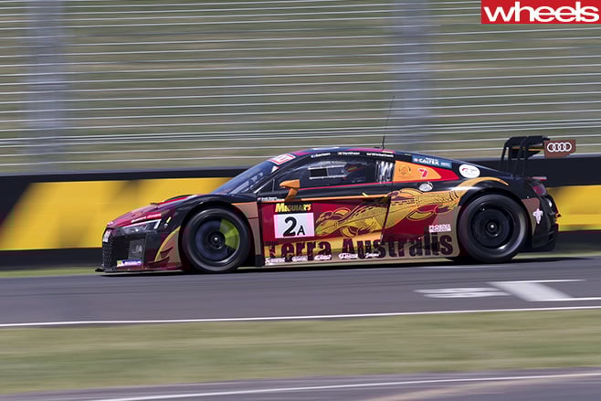 Audi -R8-driving -side