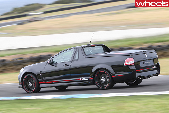 Holden -Magnum -rear -side