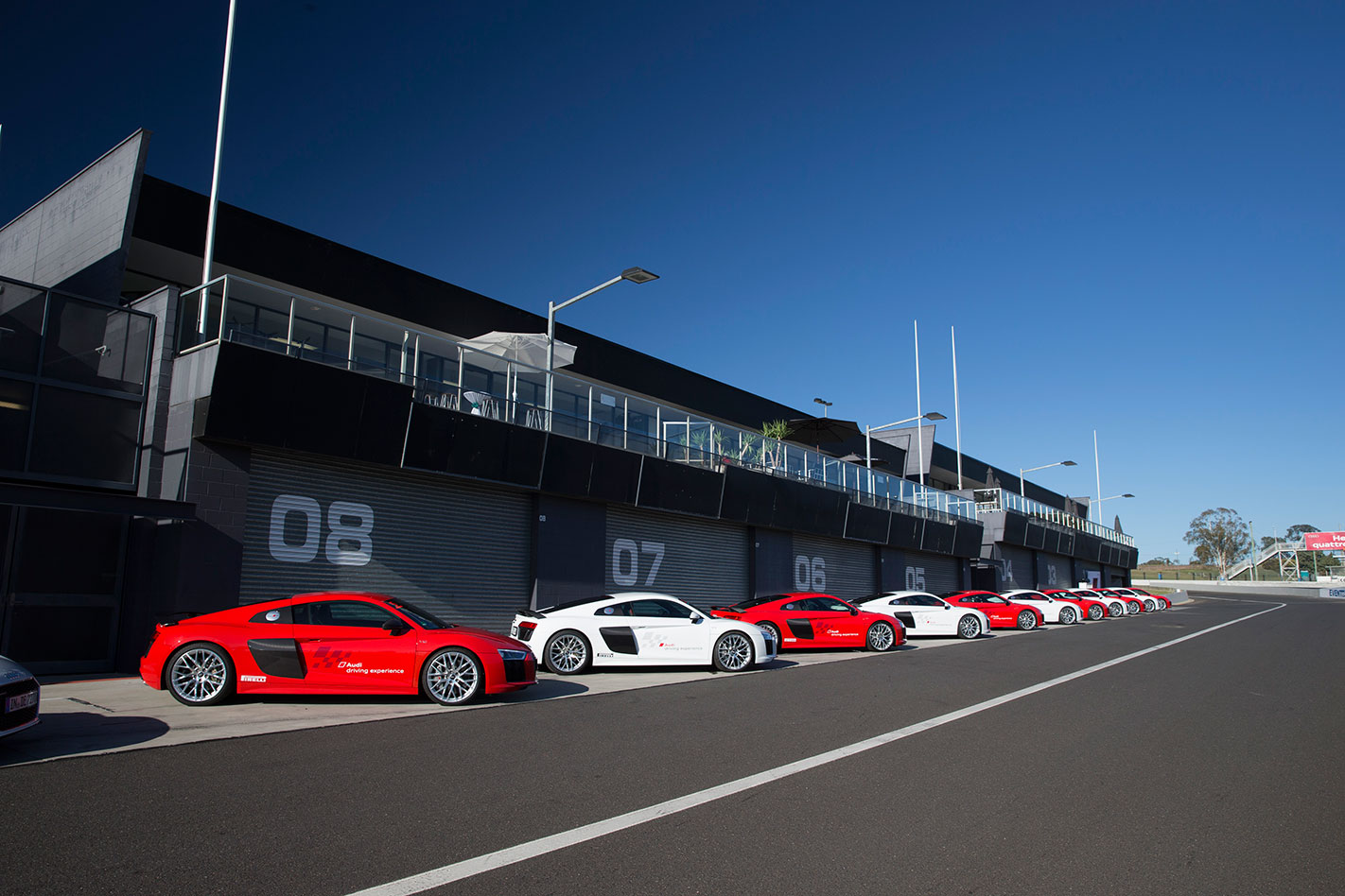 Audi -R8-V10-Plus -review -group