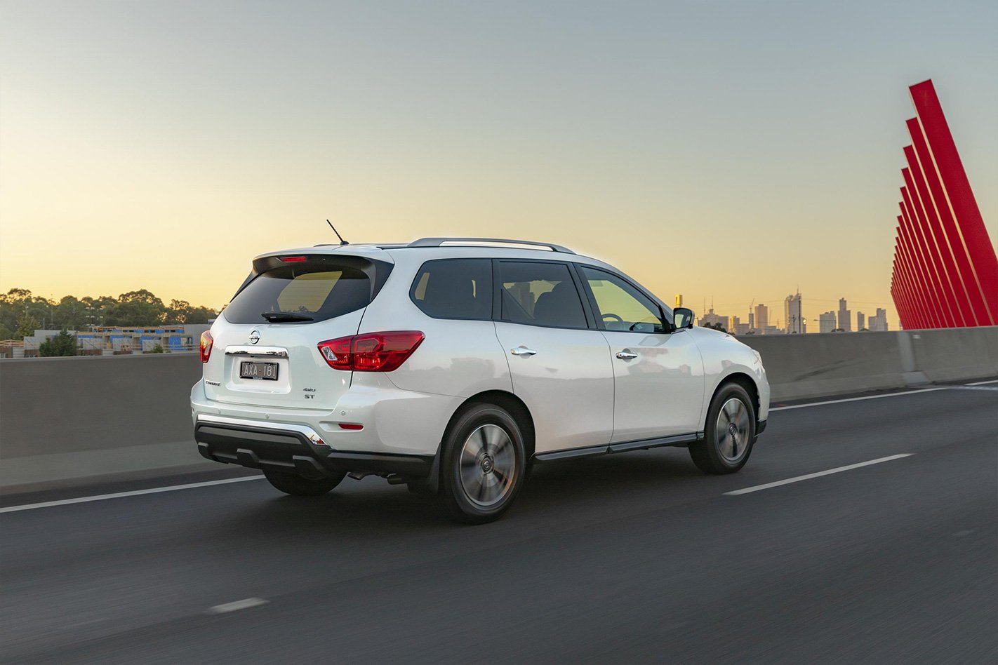 nissan pathfinder st