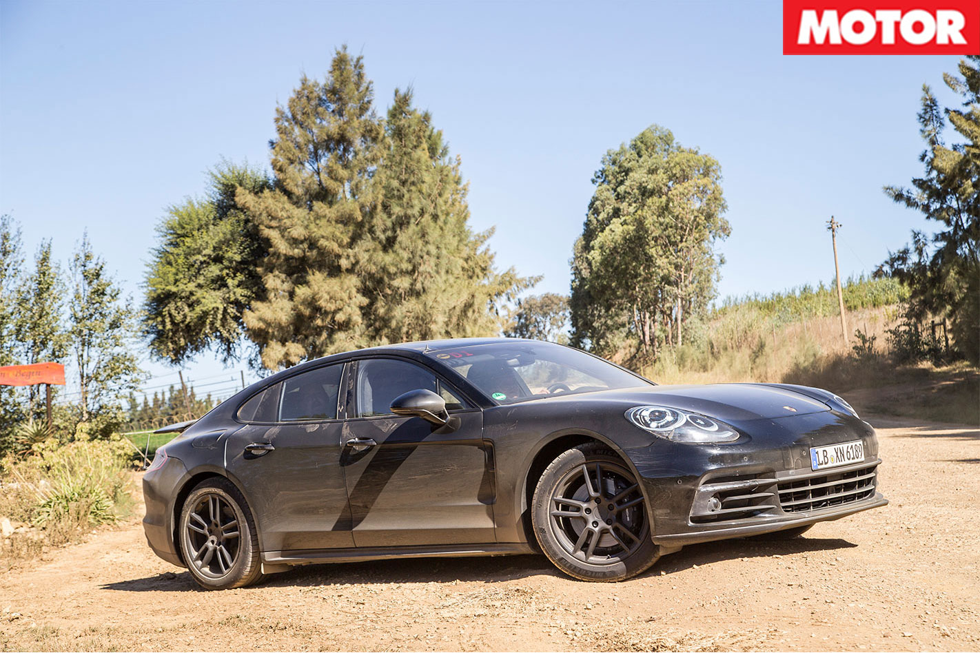 2017-Porsche -Panamera -static