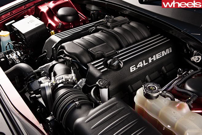 2012-Chrysler -300-SRT-8-engine