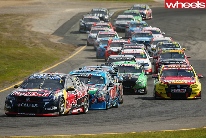Sandown -500-V8-Supercars -racing