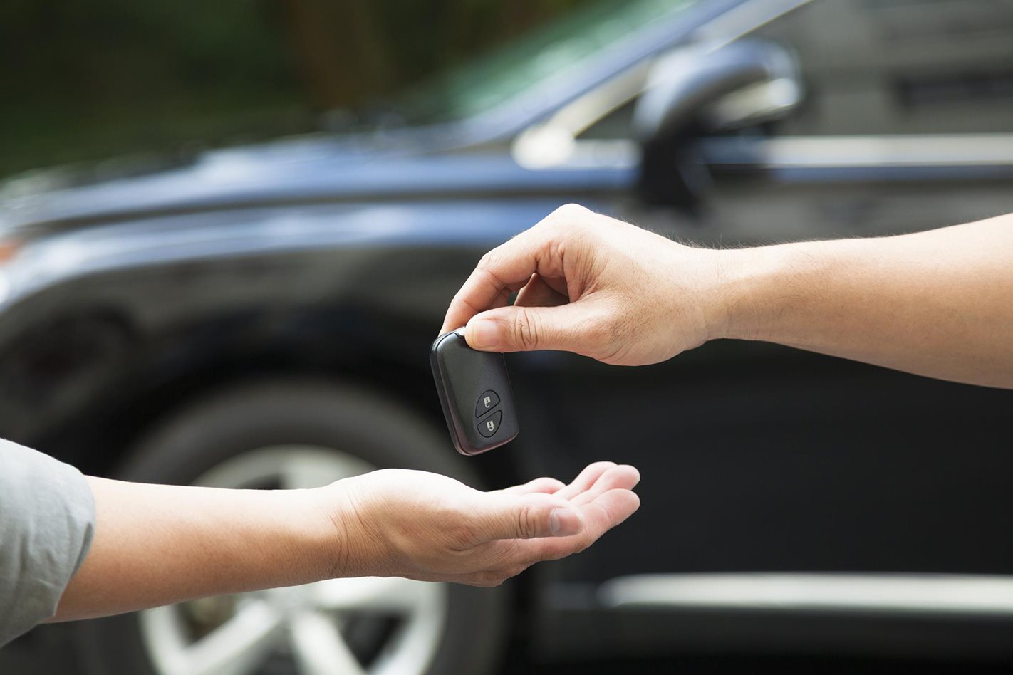 new car buyer trading in old car