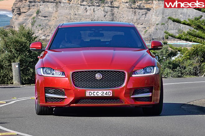 Jaguar -XF-R-Sport -25tjpg