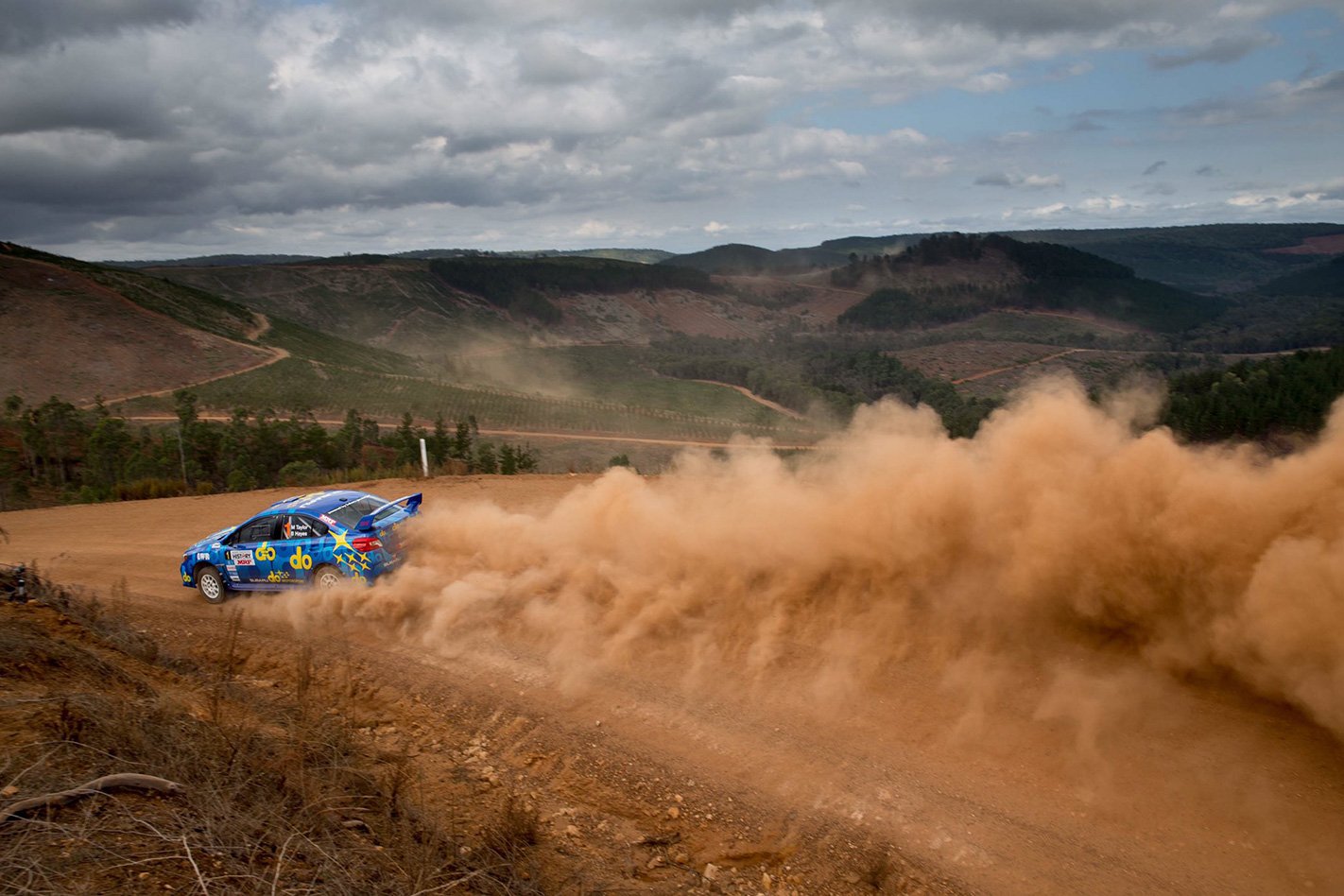 Molly Taylor drives at Rally WA