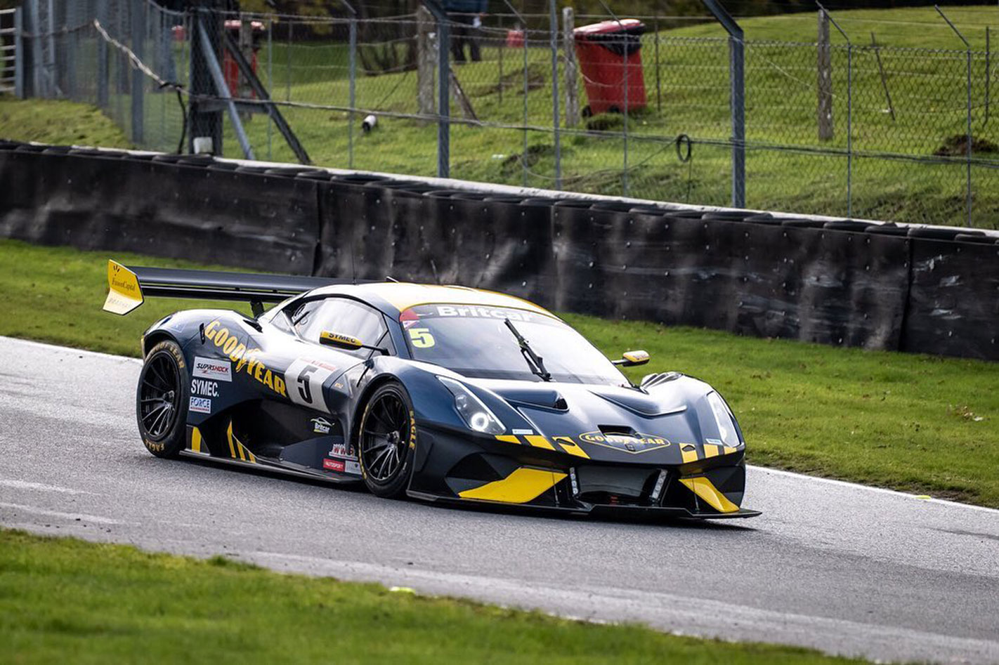 Brabham BT62 victorious in first race
