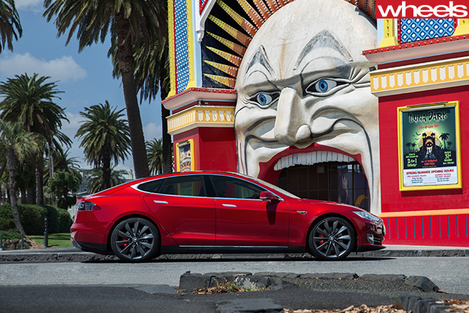 Telsa -Model -S-side