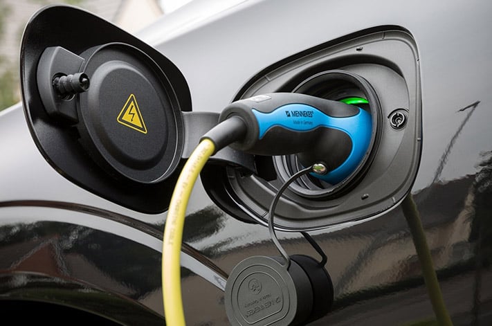 Volvo XC60 T8-Hybrid R-Design plug
