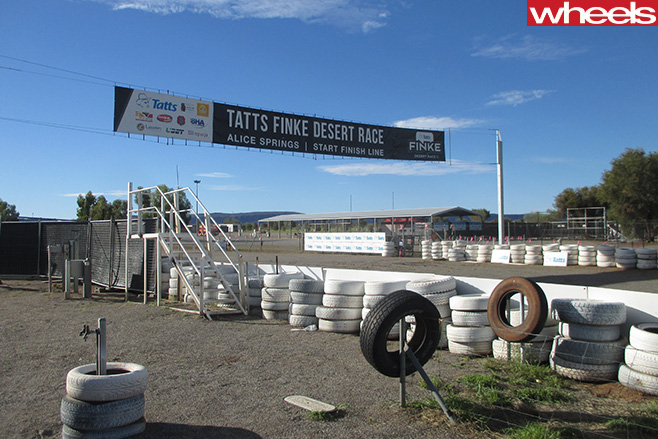 Finke -Desert -Race -start -line